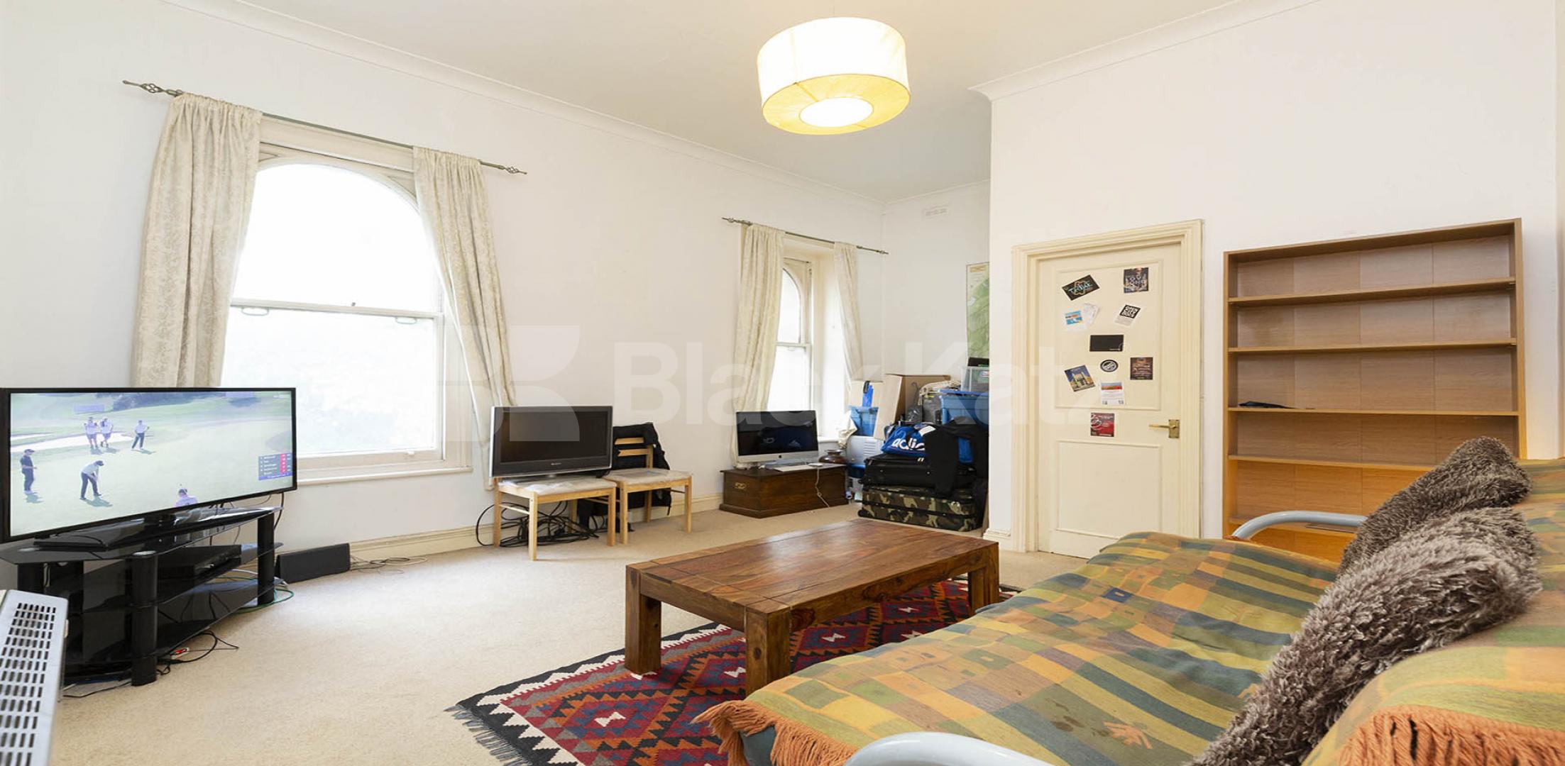 			1 Bedroom, 1 bath, 1 reception Apartment			 High Street, Horsney